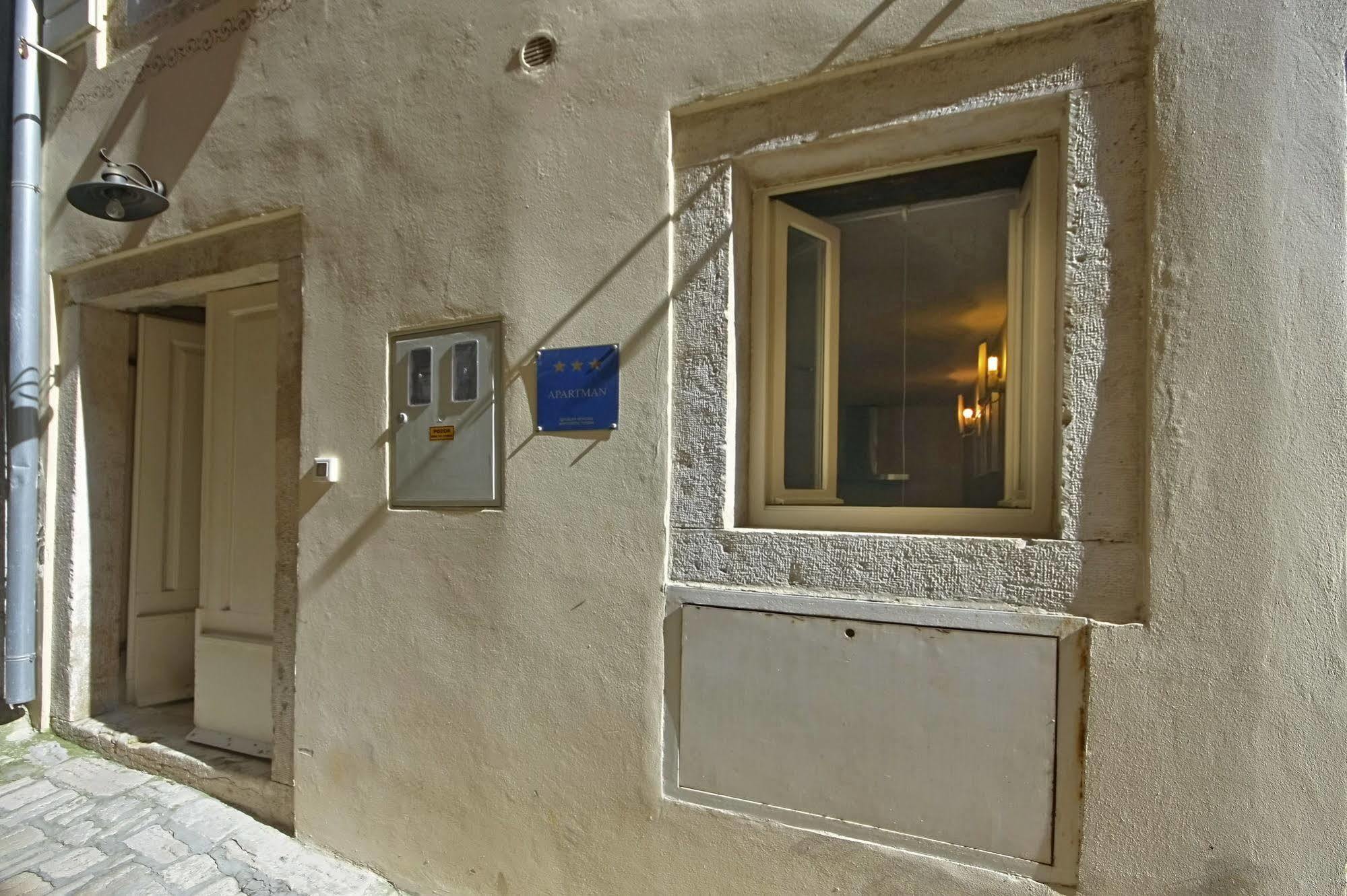 Angelo D'Oro Holiday Home Silva Ровінь Екстер'єр фото